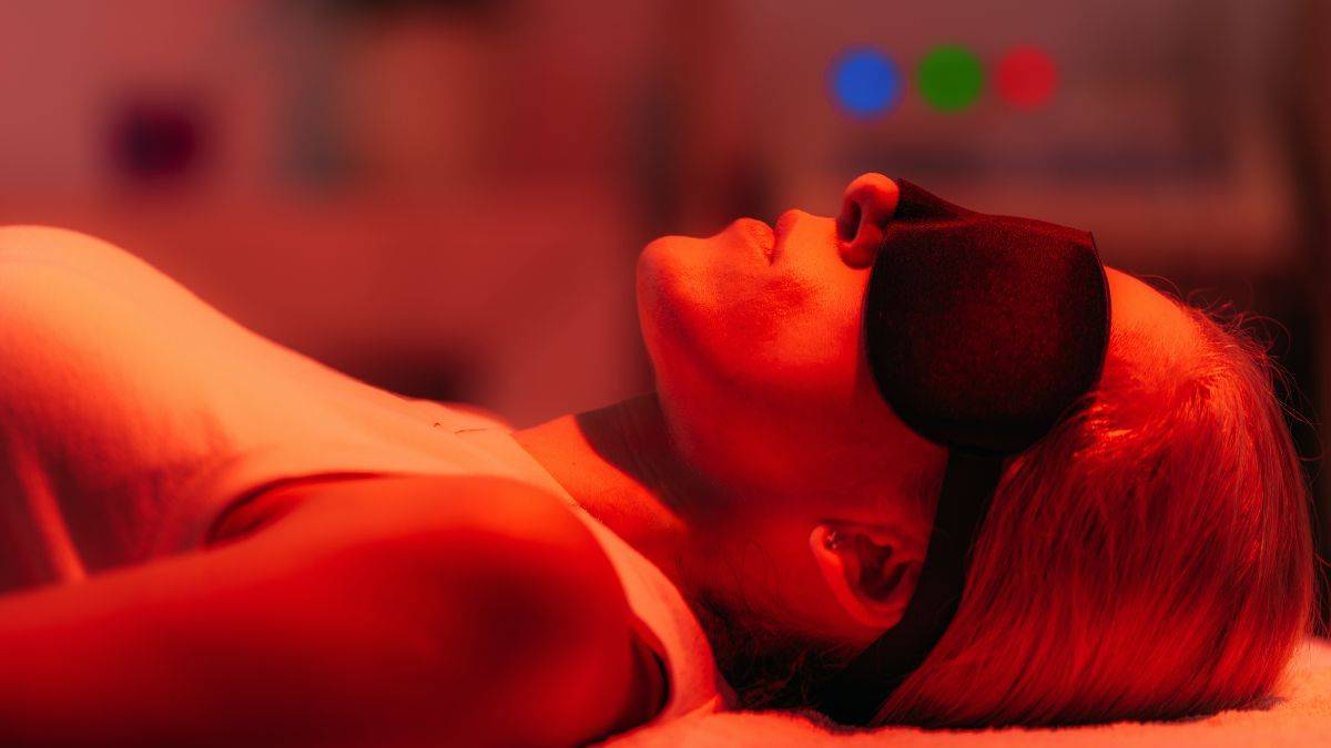 Home Red Light Therapy Device vs Professional Device 2 Home Red Light Therapy Device vs Professional Device